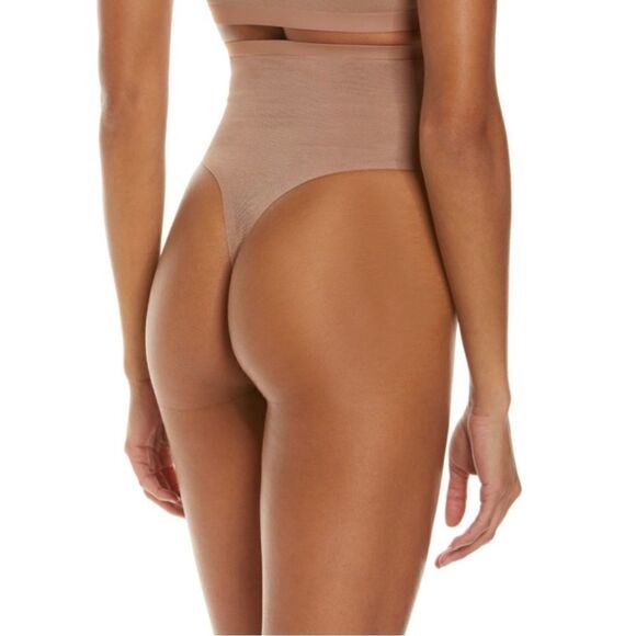 ✨ SKIMS Power Mesh High Waist Thong Nude XS NWT - Picture 2 of 8